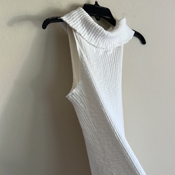 Parker Turtleneck Tank | White - Picture 8 of 9